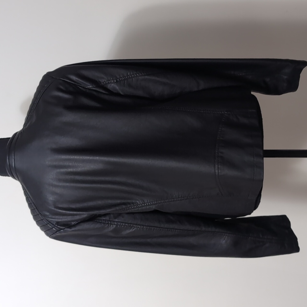 Women's jacket - Picture 2 of 4